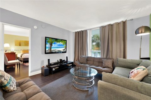 Condo in Hollywood, Florida, 2 bedrooms  № 1812384 - photo 12