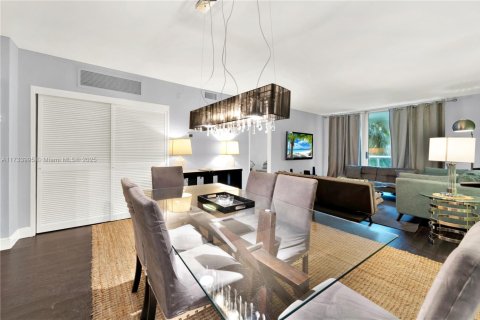 Condo in Hollywood, Florida, 2 bedrooms  № 1812384 - photo 10