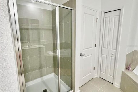 Villa ou maison à louer à Clermont, Floride: 5 chambres, 228.08 m2 № 2433089 - photo 10