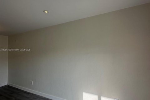 Снять в аренду кондоминиум в Майами, Флорида 1 спальня, 62.34м2, № 1956363 - фото 3