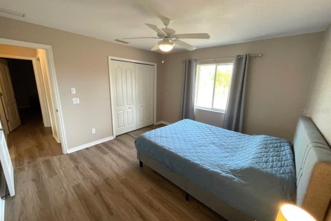 House in Englewood, Florida 3 bedrooms, 163.42 sq.m. № 2416943 - photo 11