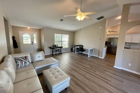 House in Englewood, Florida 3 bedrooms, 163.42 sq.m. № 2416943 - photo 4