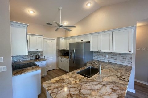 House in Englewood, Florida 3 bedrooms, 163.42 sq.m. № 2416943 - photo 3