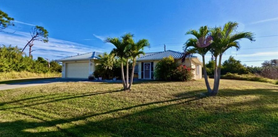 House in Englewood, Florida 3 bedrooms, 163.42 sq.m. № 2416943
