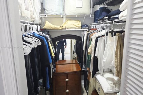 Townhouse in Miramar, Florida 3 bedrooms, 108.7 sq.m. № 2032272 - photo 17