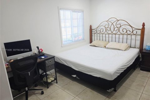 Townhouse in Miramar, Florida 3 bedrooms, 108.7 sq.m. № 2032272 - photo 28