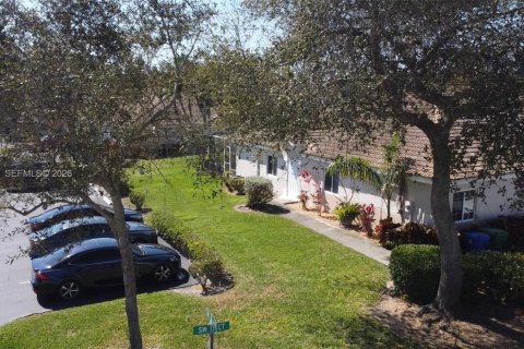 Townhouse in Miramar, Florida 3 bedrooms, 108.7 sq.m. № 2032272 - photo 7