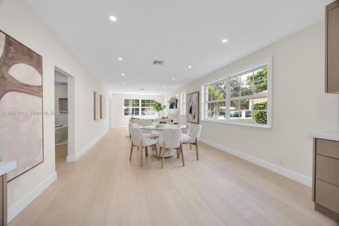 Купить виллу или дом в Корал-Гейблс, Флорида 3 спальни, 169.83м2, № 1954339 - фото 9