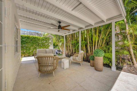 Купить виллу или дом в Корал-Гейблс, Флорида 3 спальни, 169.83м2, № 1954339 - фото 28