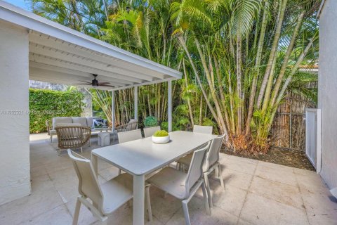 Купить виллу или дом в Корал-Гейблс, Флорида 3 спальни, 169.83м2, № 1954339 - фото 26