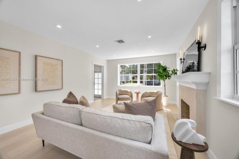 Купить виллу или дом в Корал-Гейблс, Флорида 3 спальни, 169.83м2, № 1954339 - фото 7