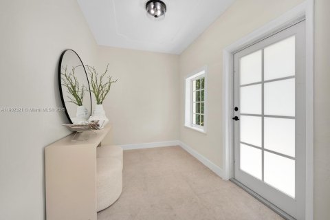 Купить виллу или дом в Корал-Гейблс, Флорида 3 спальни, 169.83м2, № 1954339 - фото 2