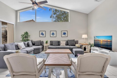 Townhouse in Palm Beach Gardens, Florida 3 bedrooms, 150.04 sq.m. № 2245753 - photo 6