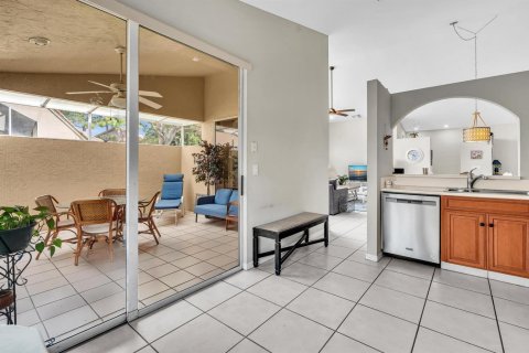 Townhouse in Palm Beach Gardens, Florida 3 bedrooms, 150.04 sq.m. № 2245753 - photo 13
