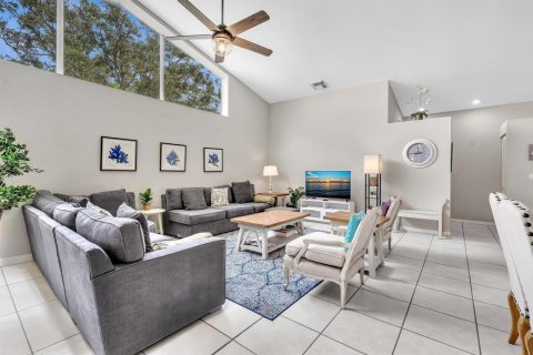 Townhouse in Palm Beach Gardens, Florida 3 bedrooms, 150.04 sq.m. № 2245753 - photo 7