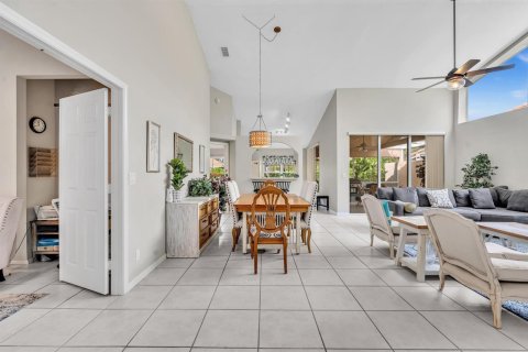 Townhouse in Palm Beach Gardens, Florida 3 bedrooms, 150.04 sq.m. № 2245753 - photo 5