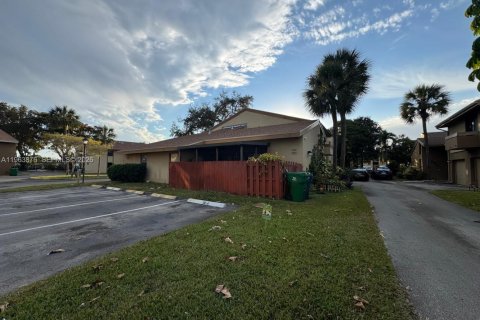 Condo in Miramar, Florida, 3 bedrooms  № 2081054 - photo 11