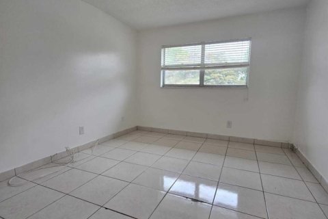 Condominio en venta en North Lauderdale, Florida, 2 dormitorios, 83.05 m2 № 2250198 - foto 8