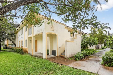 Condominio en venta en Davie, Florida, 3 dormitorios, 102.19 m2 № 1951371 - foto 1