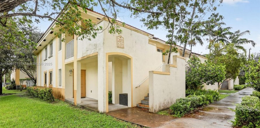 Condominio en Davie, Florida, 3 dormitorios № 1951371