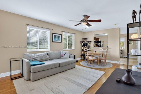Condominio en venta en Davie, Florida, 3 dormitorios, 102.19 m2 № 1951371 - foto 4