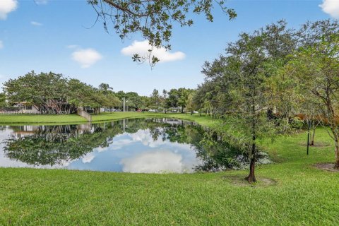 Condominio en venta en Davie, Florida, 3 dormitorios, 102.19 m2 № 1951371 - foto 25