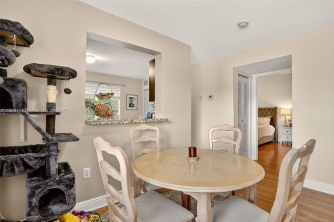 Condominio en venta en Davie, Florida, 3 dormitorios, 102.19 m2 № 1951371 - foto 8