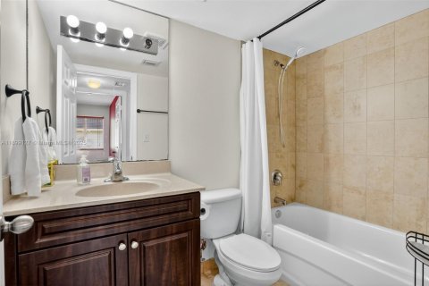 Condominio en venta en Davie, Florida, 3 dormitorios, 102.19 m2 № 1951371 - foto 15