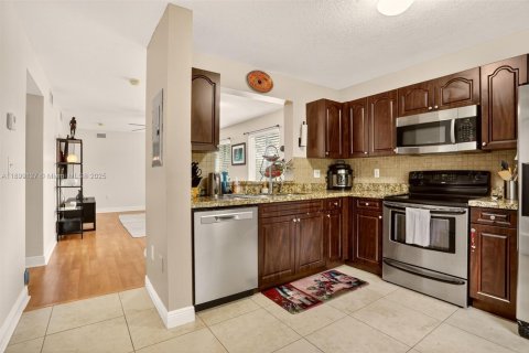 Condominio en venta en Davie, Florida, 3 dormitorios, 102.19 m2 № 1951371 - foto 10