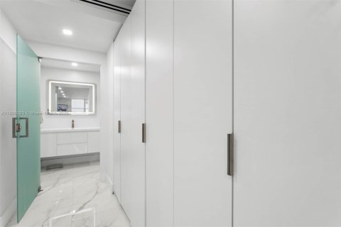 Condominio en venta en Miami Beach, Florida, 2 dormitorios, 111.2 m2 № 1933705 - foto 22