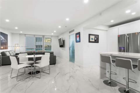 Condominio en venta en Miami Beach, Florida, 2 dormitorios, 111.2 m2 № 1933705 - foto 16