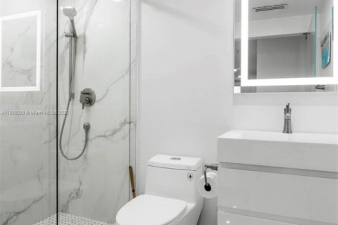 Condominio en venta en Miami Beach, Florida, 2 dormitorios, 111.2 m2 № 1933705 - foto 17