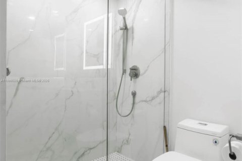 Condominio en venta en Miami Beach, Florida, 2 dormitorios, 111.2 m2 № 1933705 - foto 23
