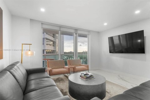 Condominio en venta en Miami Beach, Florida, 2 dormitorios, 111.2 m2 № 1933705 - foto 1