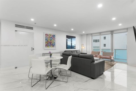 Condominio en venta en Miami Beach, Florida, 2 dormitorios, 111.2 m2 № 1933705 - foto 7