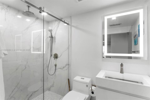 Condominio en venta en Miami Beach, Florida, 2 dormitorios, 111.2 m2 № 1933705 - foto 24