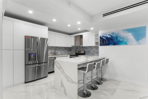 Condominio en venta en Miami Beach, Florida, 2 dormitorios, 111.2 m2 № 1933705 - foto 14