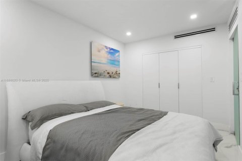 Condominio en venta en Miami Beach, Florida, 2 dormitorios, 111.2 m2 № 1933705 - foto 10