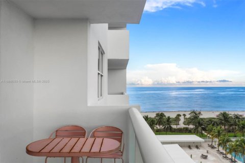 Condominio en venta en Miami Beach, Florida, 2 dormitorios, 111.2 m2 № 1933705 - foto 3