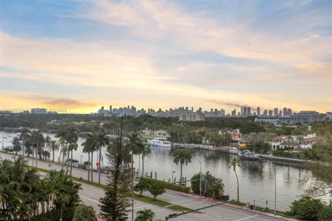 Condominio en venta en Miami Beach, Florida, 2 dormitorios, 111.2 m2 № 1933705 - foto 18