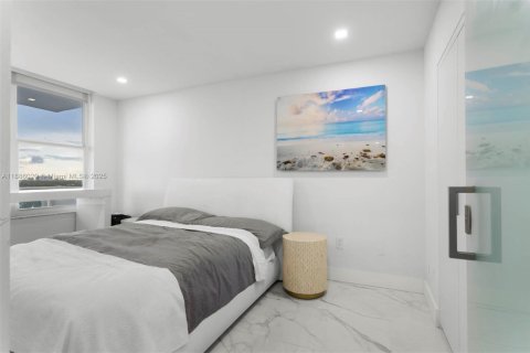 Condominio en venta en Miami Beach, Florida, 2 dormitorios, 111.2 m2 № 1933705 - foto 11