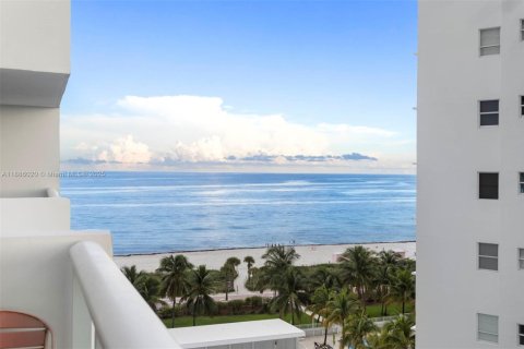 Condominio en venta en Miami Beach, Florida, 2 dormitorios, 111.2 m2 № 1933705 - foto 19