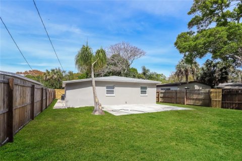 House in Saint Petersburg, Florida 3 bedrooms, 102.75 sq.m. № 1654402 - photo 15