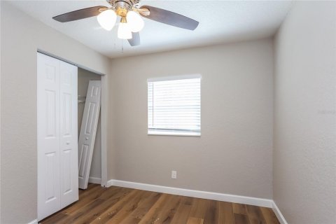 House in Saint Petersburg, Florida 3 bedrooms, 102.75 sq.m. № 1654402 - photo 11