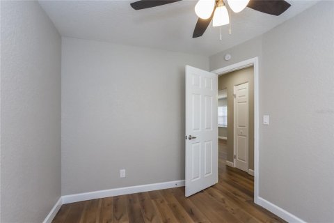 House in Saint Petersburg, Florida 3 bedrooms, 102.75 sq.m. № 1654402 - photo 12
