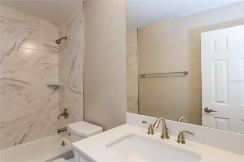 House in Saint Petersburg, Florida 3 bedrooms, 102.75 sq.m. № 1654402 - photo 14
