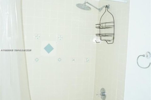 Apartment in Miami, Florida 2 bedrooms, 83.24 sq.m. № 2031801 - photo 7