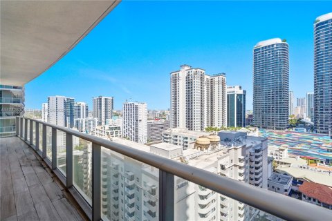 Купить кондоминиум в Майами, Флорида 2 спальни, 84.54м2, № 1712781 - фото 7