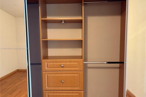 House in Margate, Florida 2 bedrooms, 91.42 sq.m. № 1945420 - photo 16