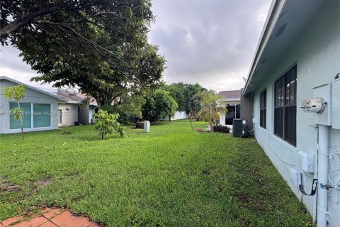 House in Margate, Florida 2 bedrooms, 91.42 sq.m. № 1945420 - photo 7